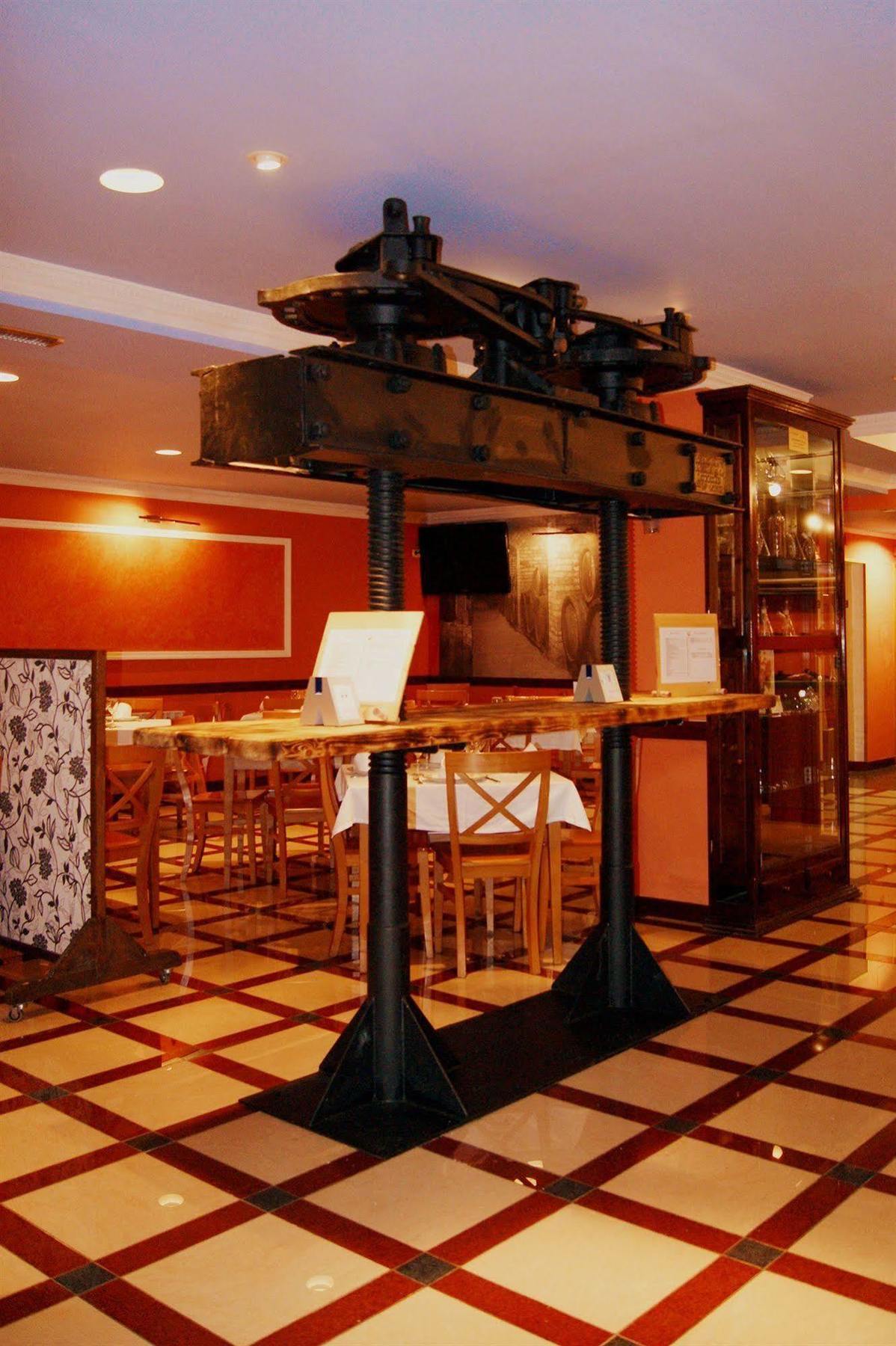 De Hotel 2*